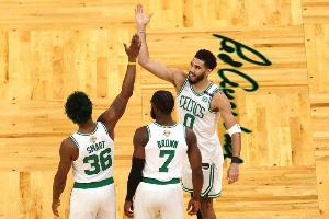 斯玛特：杰伦&middot;布朗这种FMVP也会被这样交易 NBA商业一面令人无奈